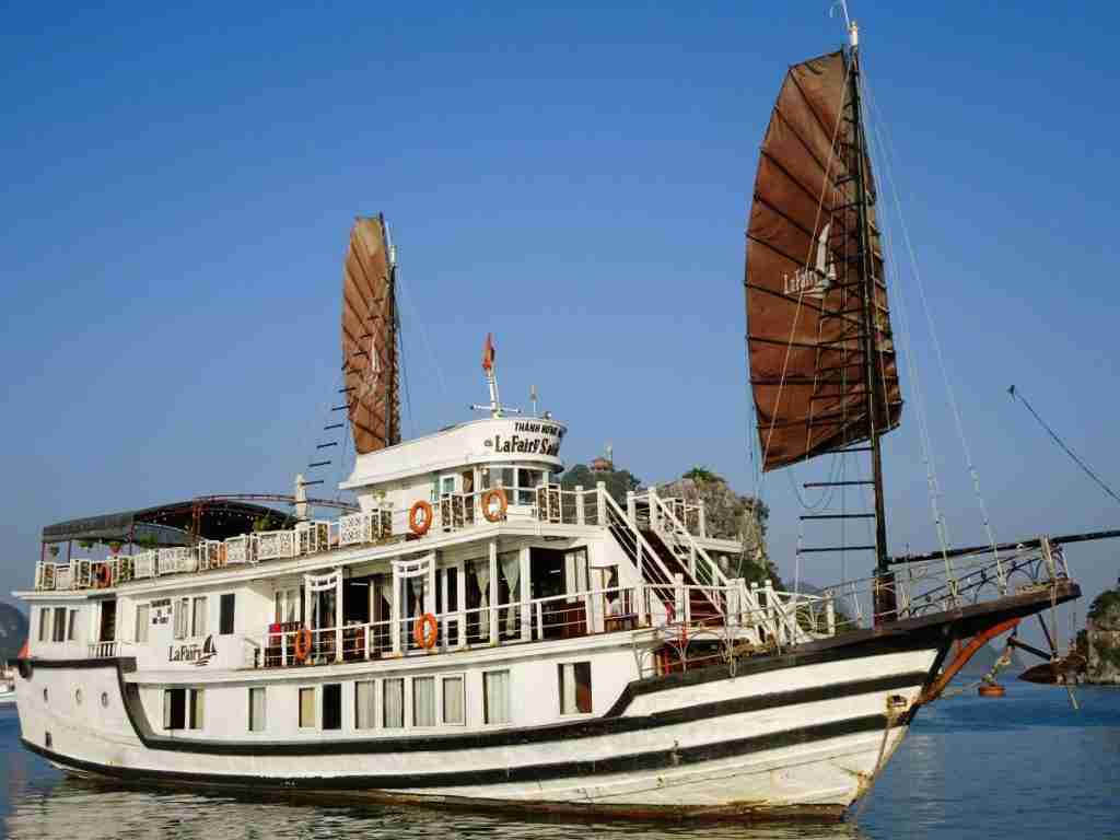 Cruise to Ha Long Bay