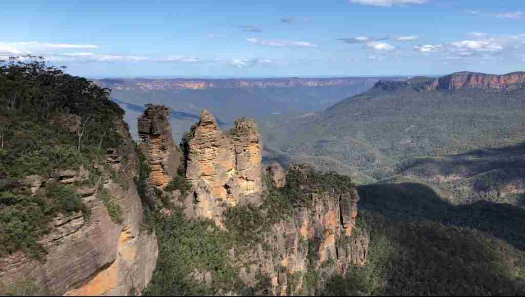 Three Sisters Katoomba in the Blue Mountains are worth seeing with 3 days in Sydney
