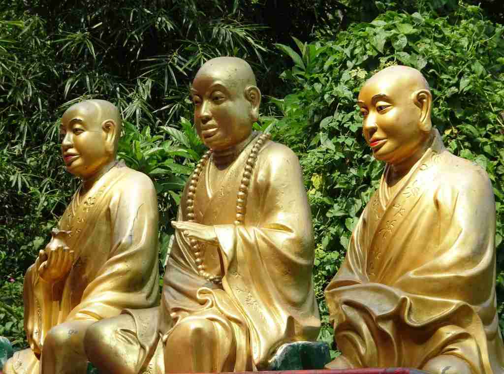Buddha statue at the 10 Thousand Buddhas monastery