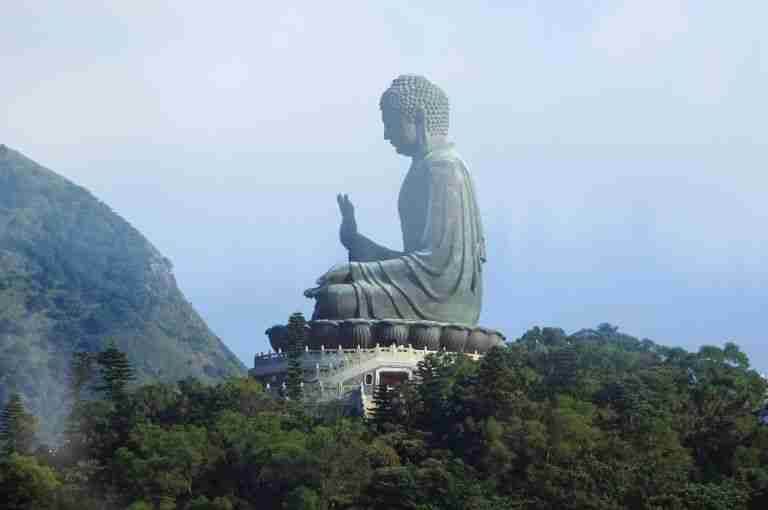 The Big Buddha in Hong Kong – A Stunning Day Trip