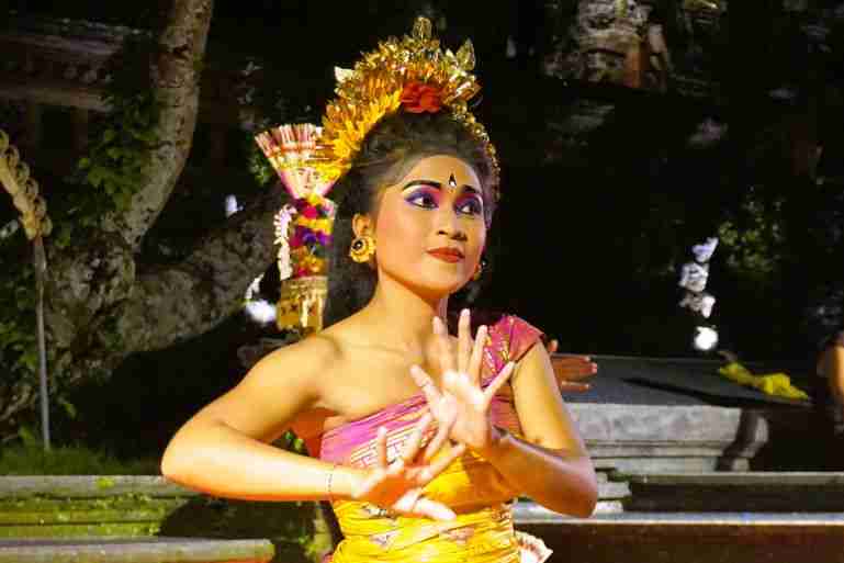 Watching a traditional Balinese dance performance on a 3 days in Ubud itinerary