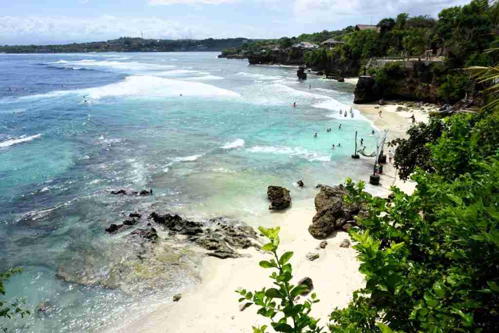 turquoise water and a gorgeous white sandy beach on Nusa Cenningan, Bali