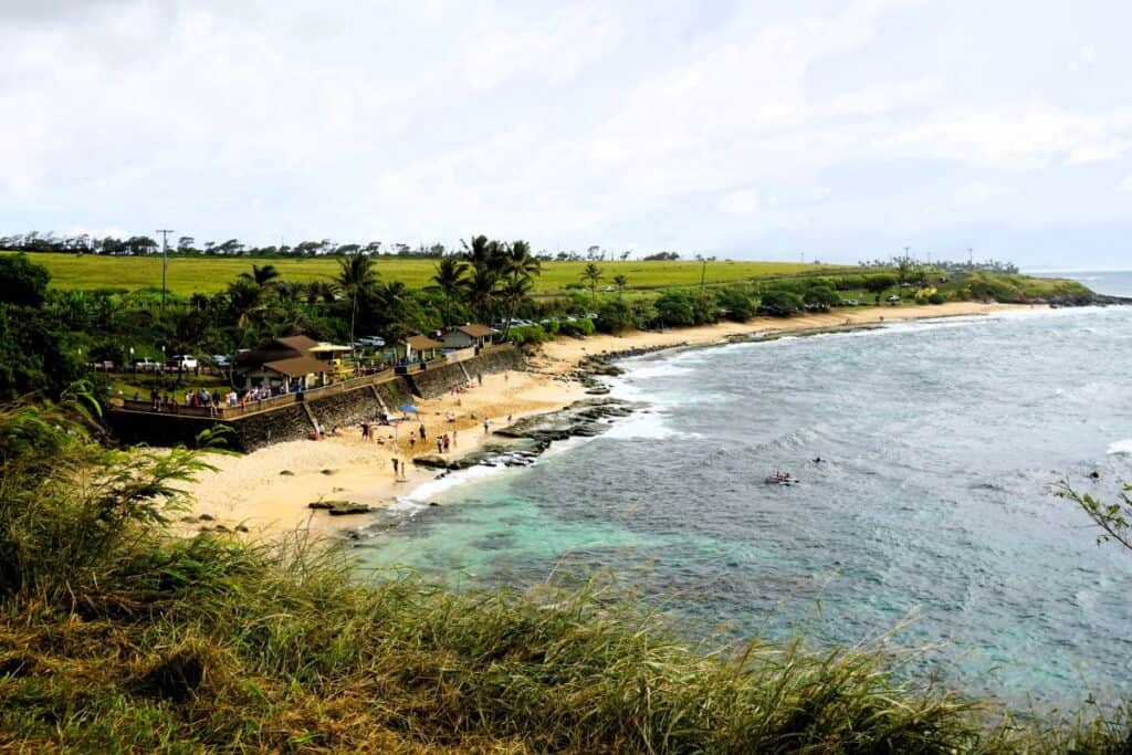Ho'okipa Lookout over the beach and ocean in Mau